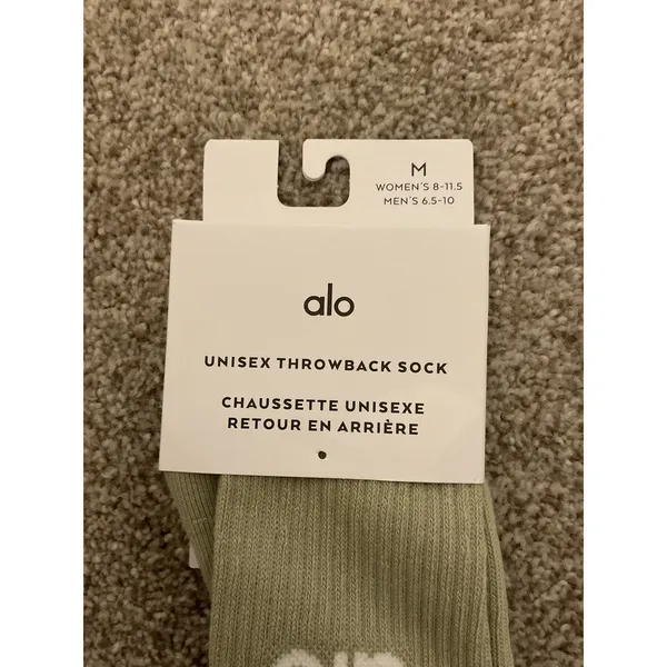 NWT Alo Yoga Unisex Throwback Socks Limestone White Crew Socks, M - Image 3