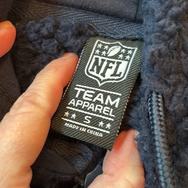 NFL Women’s Hoodie Tennessee Titans Blue Sherpa NWT Sizd Small - Image 5