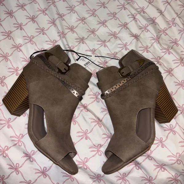 Maurices Brown Women's Oped Toe Heel Boots size 10 - Image 2