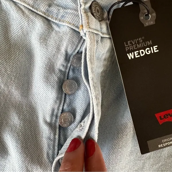 Levi's® High Rise Wedgie Straight Jean Size 32 - Image 11