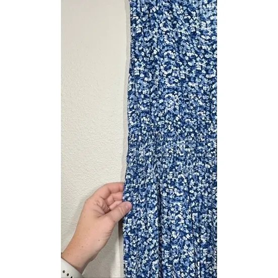 Rails V Neck Blue Ditsy Floral Smocked Midi Dress Delicate Feminine Lightweight - Image 4