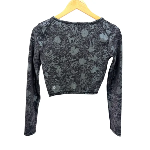 Lululemon Floral Silver‎ Foil Long Sleeve Crop Top Charcoal Grey Athletic Gym 6 - Image 5