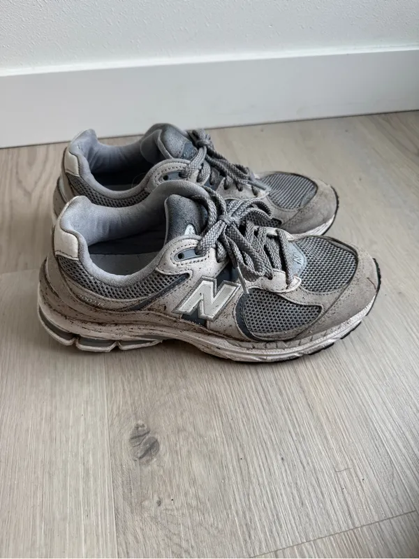 New Balance 2002R Gray Mesh & Suede Athletic Sneakers - Image 3