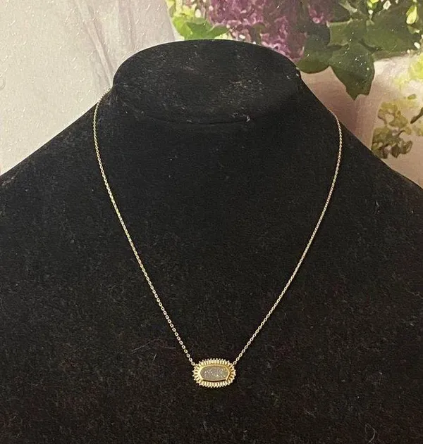 Kendra Scott Elisa Gold Pendant Necklace in Iridescent Drusy - Image 9