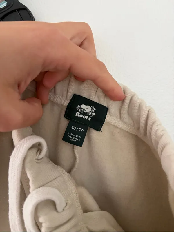 Roots Cream Sweatshorts- Size XS - Image 4