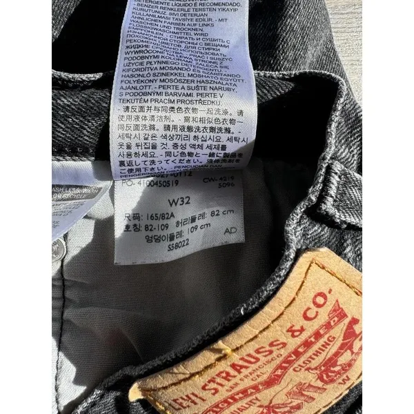 Levis 501 Black‎ Cutoff Shorts Pre OwnedJunior Size 32 - Image 6