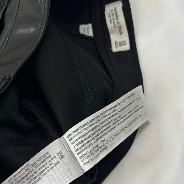 Abercrombie & Fitch Vegan Leather 90s Straight Pant Curve Love - Black - 24/00 - Image 12