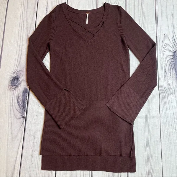 Free People Criss Cross Sweater Tunic Top‎ Split Hem Bell Sleeve Wine Size Small - Image 9