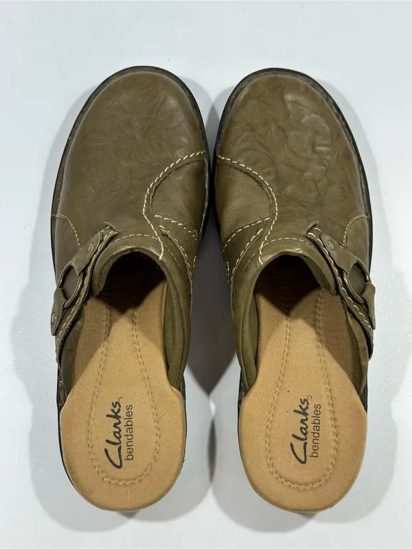 Clarks Bendables Olive Green Crinkle Leather Buckle Mules 8.5N Narrow - Image 2