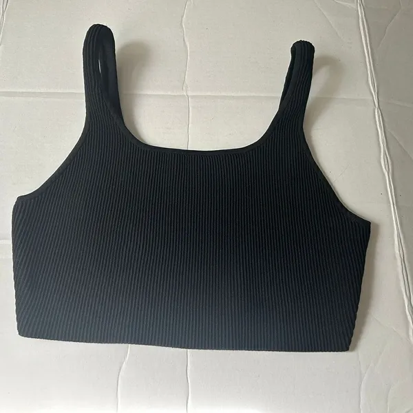 Aritzia babaton Women’s Ribbed cropped top size XL - Image 2