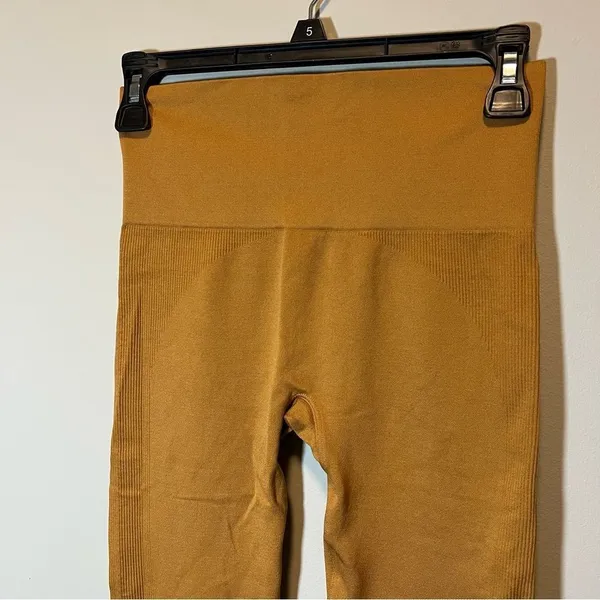 SetActive SculptFlex Cropped Leggings Gold‎ Mustard Small - Image 2