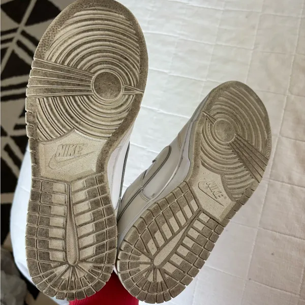 Nike Woman’s Dunk Low SE Sisterhood - Image 2