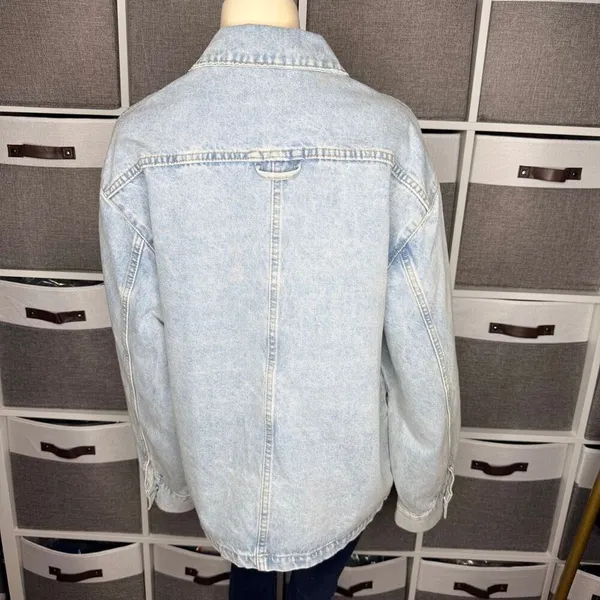Veveret Denim Utility Jean Jacket Light Wash Oversized Cargo Pockets Size Large - Image 4