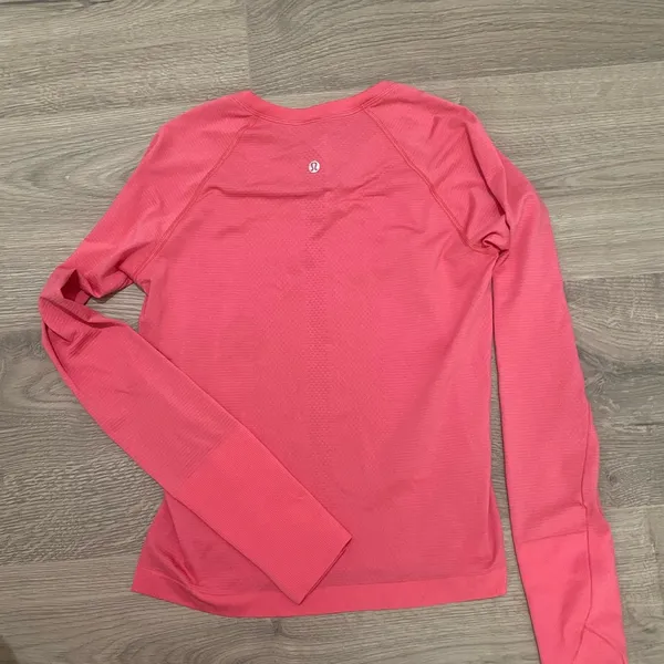 Lululemon Swiftly Tech Long Sleeve 2.0 *Race Length - Image 5