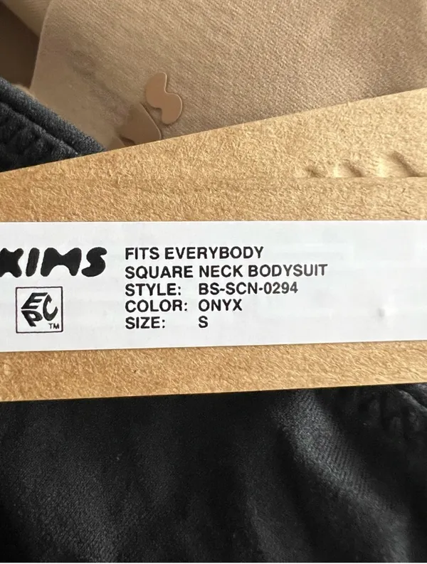 SKIMS Fits Everybody Square Neck Bodysuit - Image 4