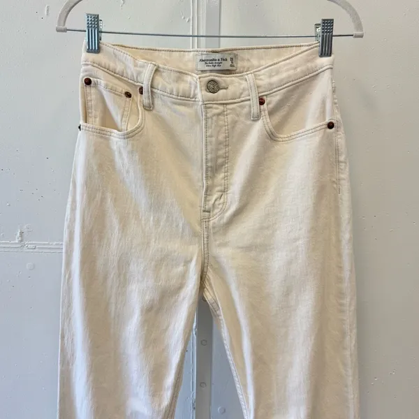 Abercrombie & Fitch Petite Ultra High Rise Ankle Straight Jeans Stretch Cream‎ - Image 4