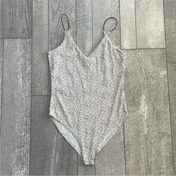 Nordstrom Gaze Size XS Leopard Printed Bodysuit. - Image 6