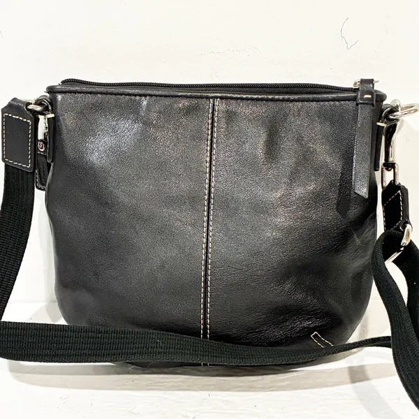 Coach Soho Crossbody Bag Swing Pack Black‎ Leather Pleated Handbag - Image 5