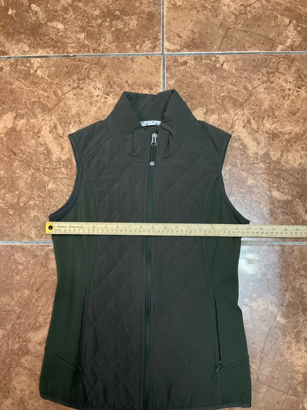 Athleta upside green vest size small - Image 4