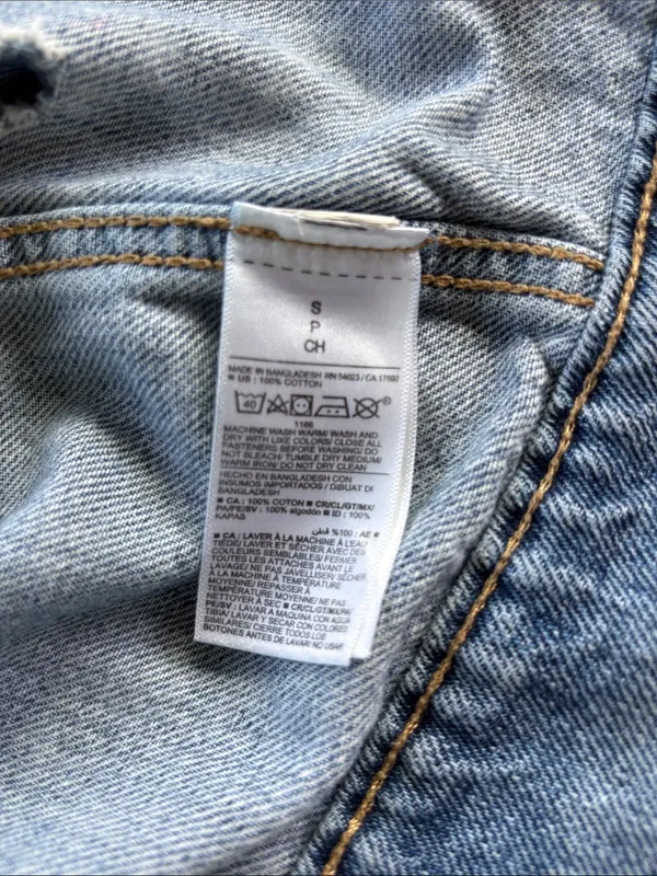 Old Navy Distressed Denim Jacket - Image 6