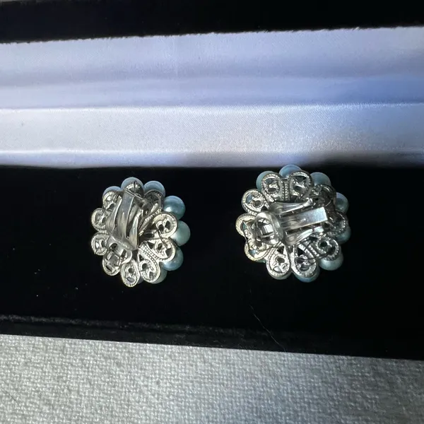 vintage 1950s-1960s cluster clip-on earrings, featuring blue faux pearl - Image 7