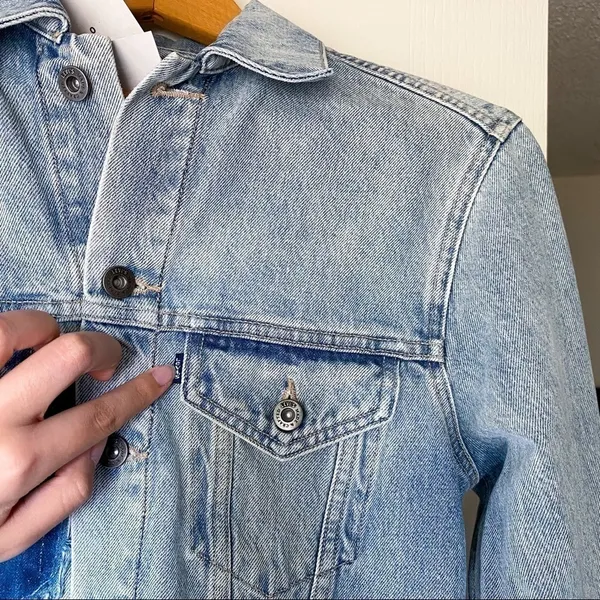 Levi’s BF Patched Trucker Jacket‎ XS - Image 4