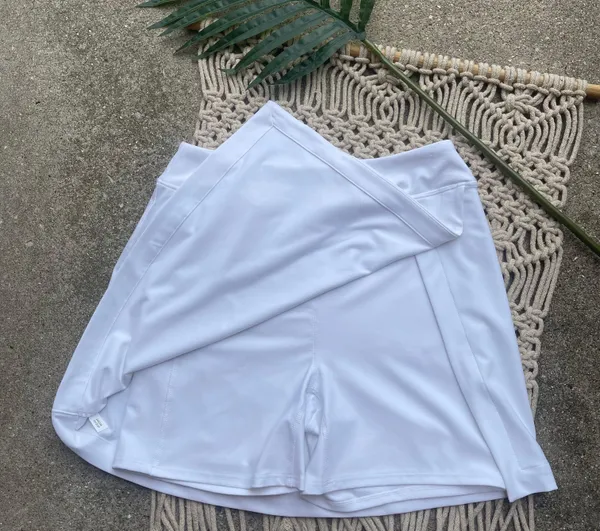 Outdoor Voices White Athletic Skirt/ Skort Size Small - Image 2