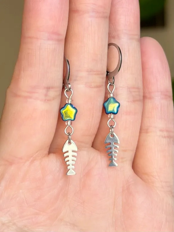 Handmade fish bone & star stainless steel unique funky dangle earrings🌀🐟💙⭐️ - Image 3