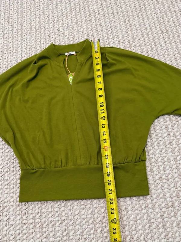 OGL Stand Collar V-Neck Short Sleeve Top Large NEW - Image 4