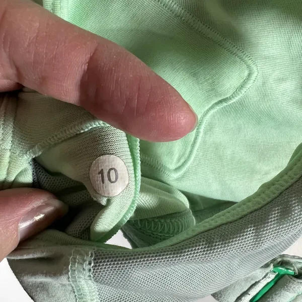 Lululemon Mint Green Polka Dot Racerback Sports Bra Size 10 Mesh Back‎ Support - Image 6