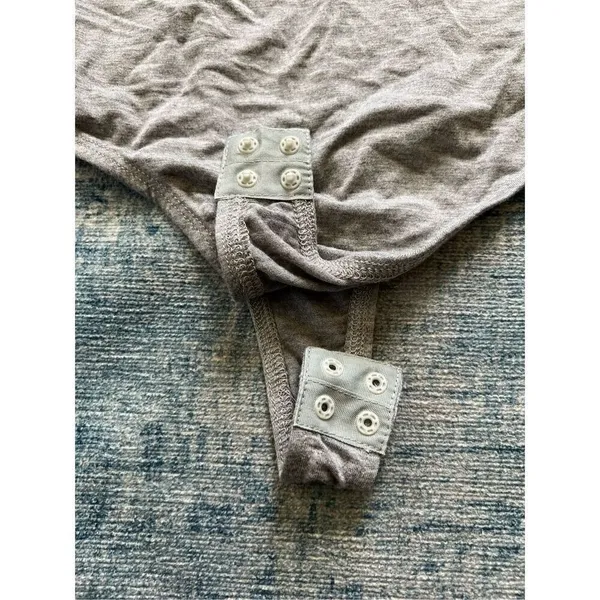 NWT! Essue Gray Deep V Spaghetti Strap Bodysuit Medium - Image 4