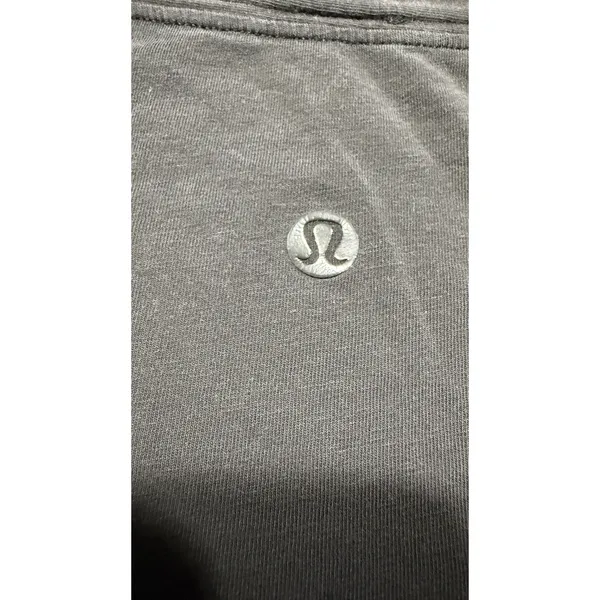 Lululemon Love Tee V Short Sleeve V-Neck Shirt Black Curved Hem Size 12 4572 - Image 4