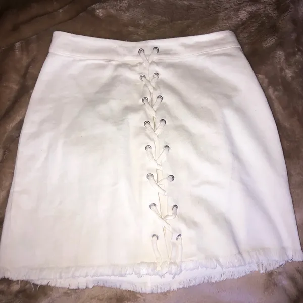 These Three Boutique White Denim Skirt - Image 4