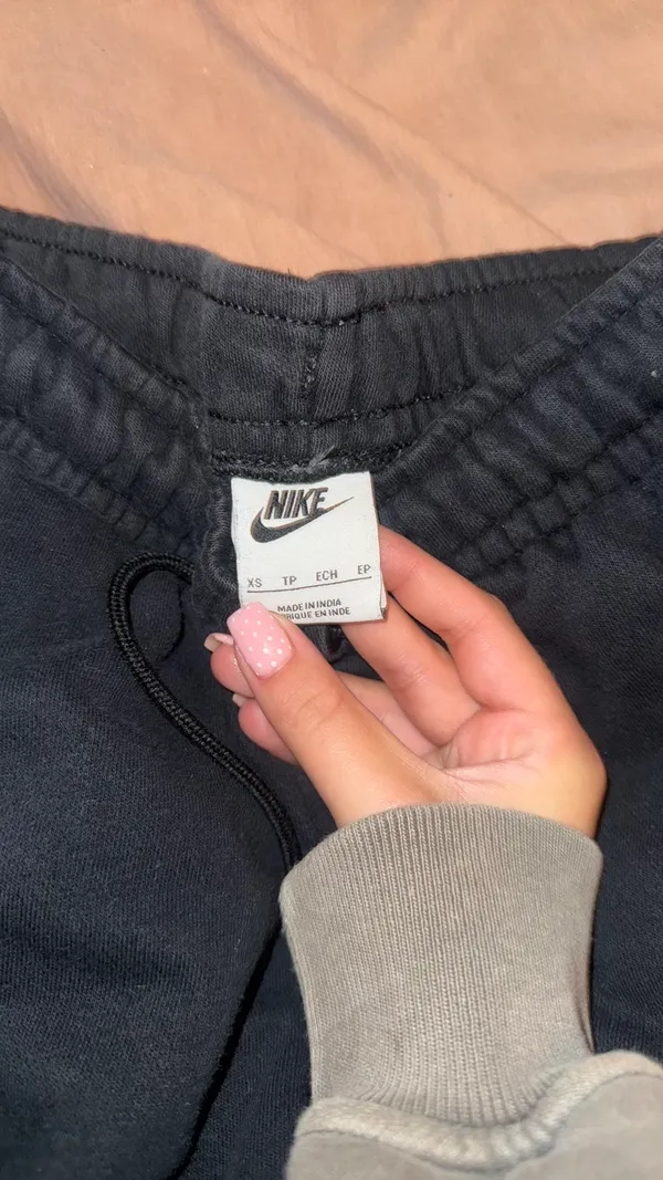 Nike Sweatpants - Image 2