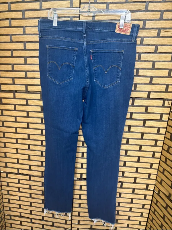 Levi’s 724 high rise straight jeans size 33 - Image 2