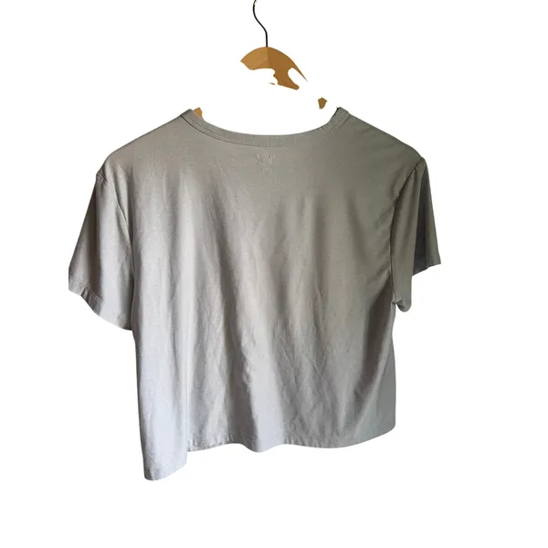 Old Navy Active CloudMotion Go-Dry Crop Tee Small Athleisure Light Grey - Image 2
