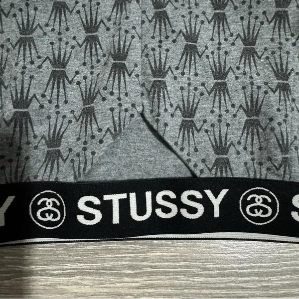 Stüssy Women Gray Crown Pattern Crop Sport Athletic Bra Size L‎ - Image 6