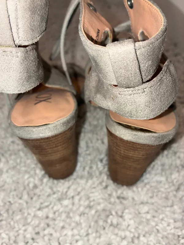 XOXO Gray Suede Lace Up Block Heels Womens Size 7 - Image 4