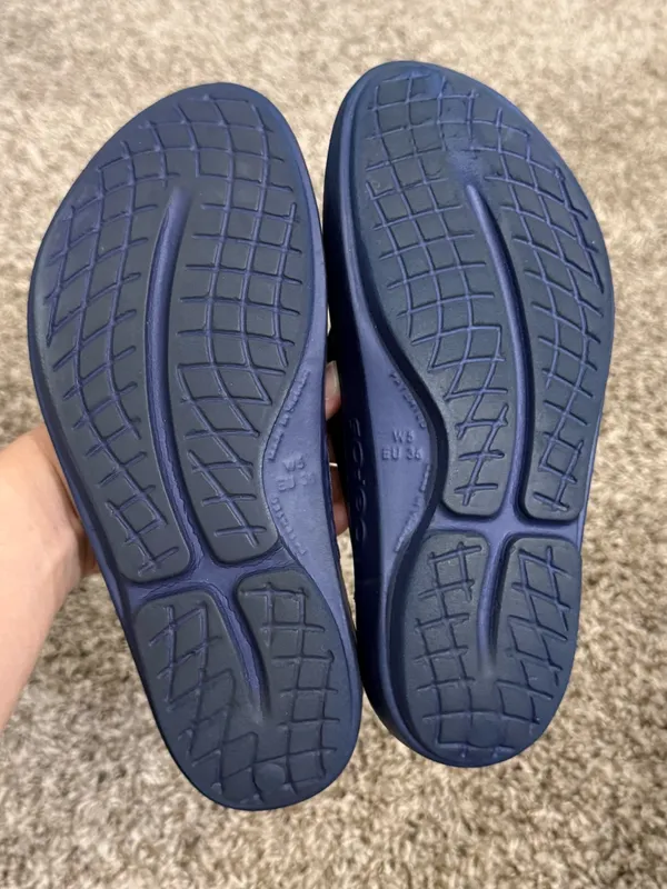 OOFOS Oolala Navy Blue Women’s 5 Flip Flop Sandals - Image 6