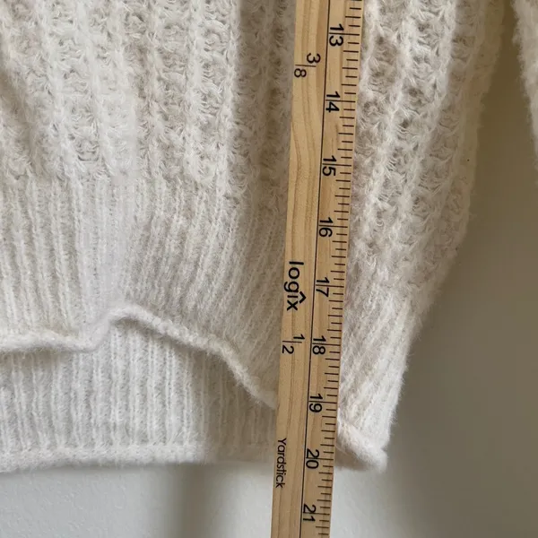 Anthropologie Ivory White Ruffled Boat Neck Soft Wool Knit Sweater Size Medium - Image 9