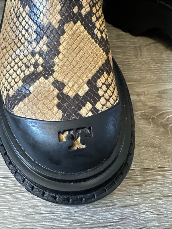 Tory Burch Yellow Snake-Print Chelsea Boots - Image 9