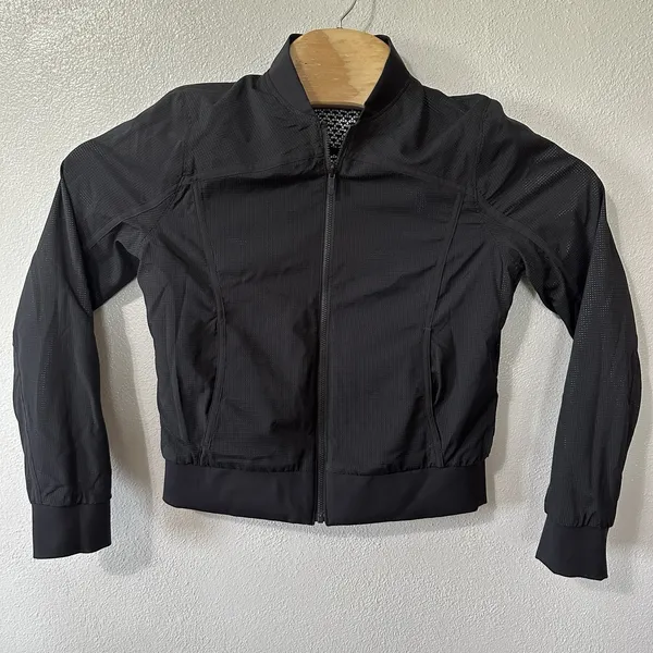 Lululemon Reversible Bomb Around Jacket in Monochromic Black‎ Women's Size 4 - Image 6