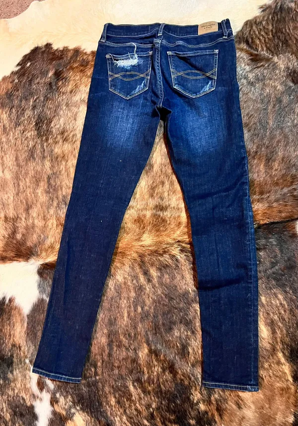 Abercrombie Skinny Jeans 4R - Image 2