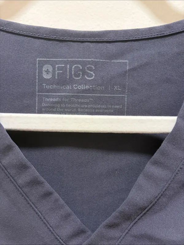 Figs Catarina V-Neck Scrub Top in Charcoal - Image 3