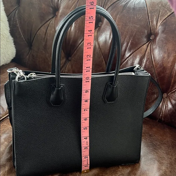 Michael Kors Mercer Large Pebbled Leather Accordion Tote Bag - Image 6