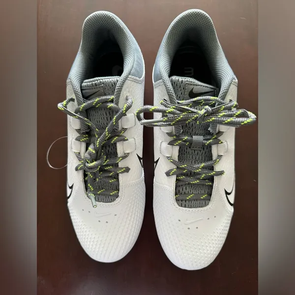 Nike Renew Softball Cleats Size 8 NWOT - Image 2