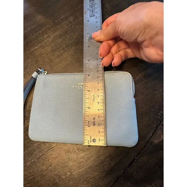 Coach Corner Zip Wristlet Light‎ Blue Crossgrain Leather 58032 Gold Logo - Image 8
