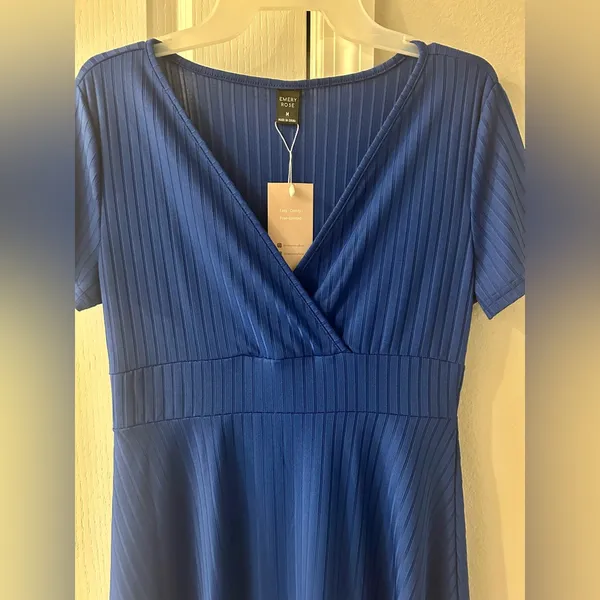 NWT Women’s Royal Blue V-Neck Dress Size Medium - Image 3