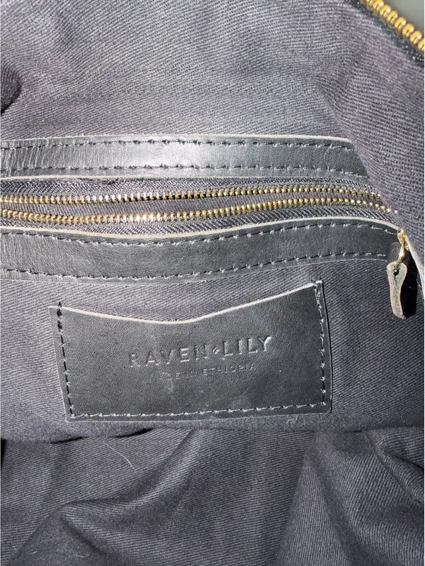 Raven Lily black shoulder bag - Image 5