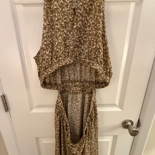 SheIn Green Floral Halter Neck Cut Out Waist Maxi Dress Medium - Image 4